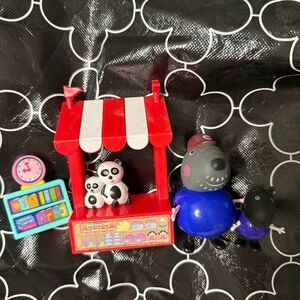 Peppa Pig granddad dog and Danny Dog Figures jazwares plus accessories